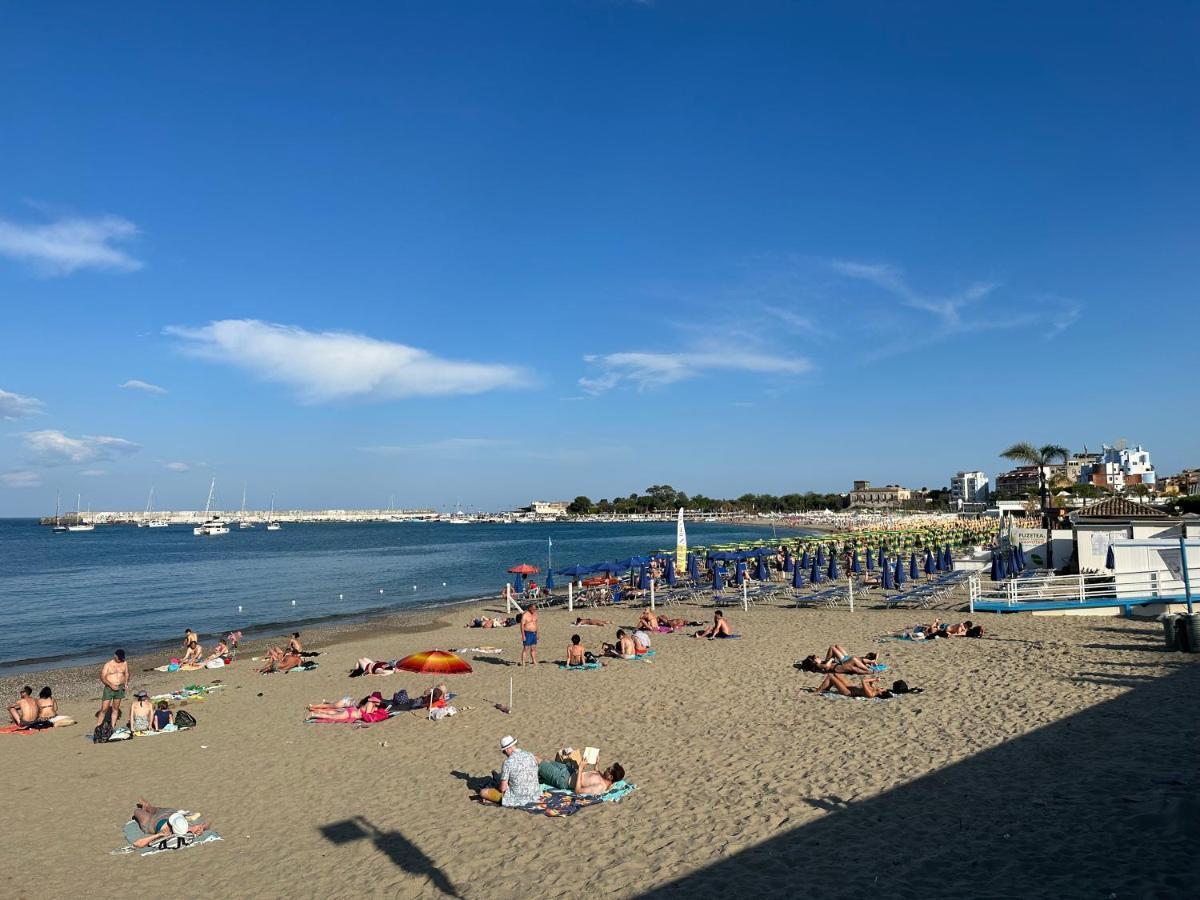 Attico Di Giggia Apartamento Giardini Naxos Exterior foto